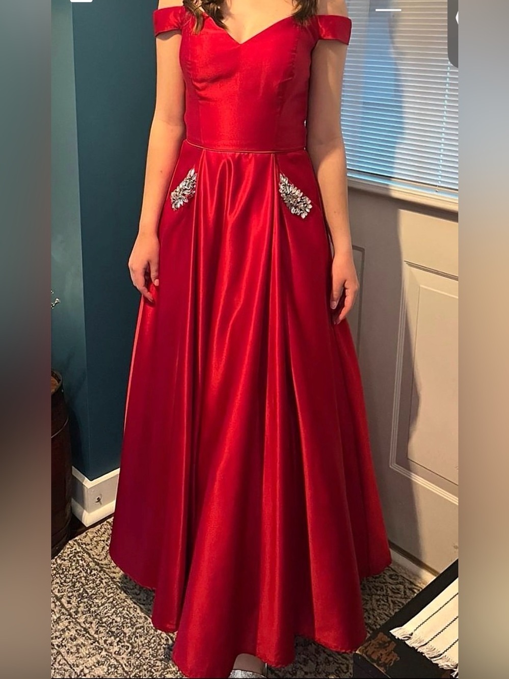 Say Yes To The Prom
Chic Scarlet Off-Shoulder size 1